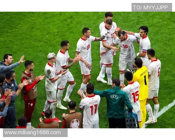 足球传奇谢幕之战 记忆永存球场的告别与荣耀