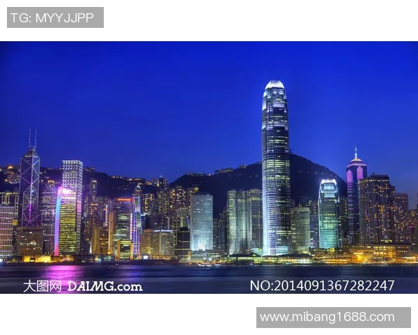 足球巨星畅游上海夜景 璀璨灯火下尽显风采与魅力 足球巨星畅游上海夜景 璀璨灯火下尽显风采与魅力